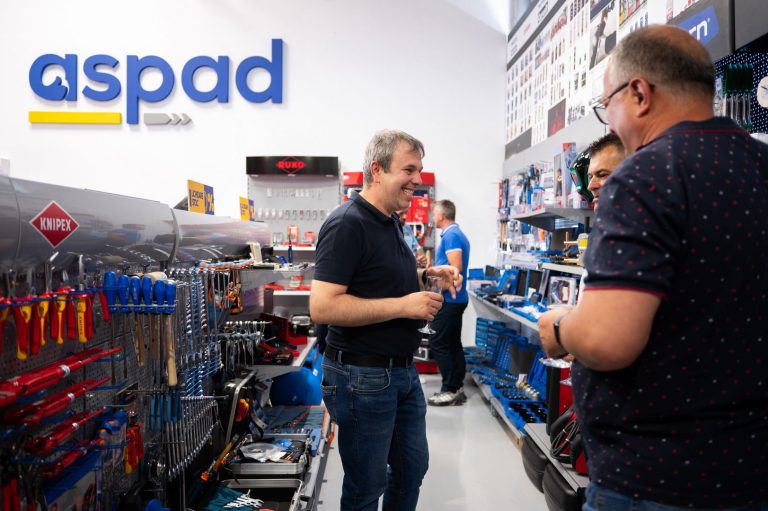 aspad-inaugurare-showroom-otopeni-2023-070-copy-1623x1080-2